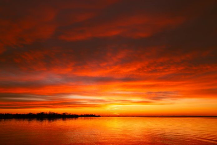 Twilight. 25° F. 6:31 to 7:14 am. January 3, 2024. Cove Island Park, Stamford, CT.